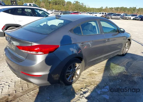 2018 Hyundai Elantra Value Edition z USA, uszkodzony, nr VIN 5NPD84LF9JH300335